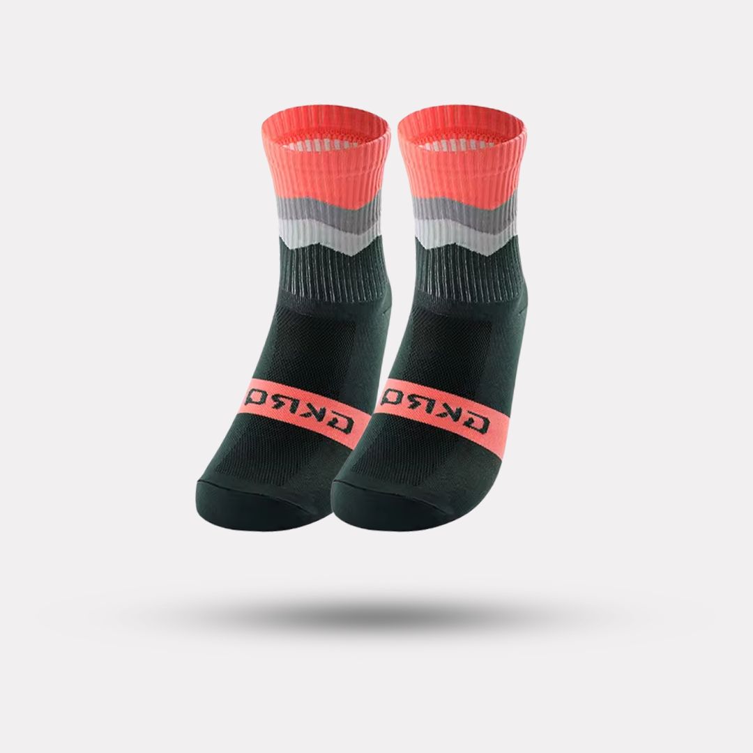 Mid-calf cycling socks in breathable knit, in green, orange, black, pink and blue