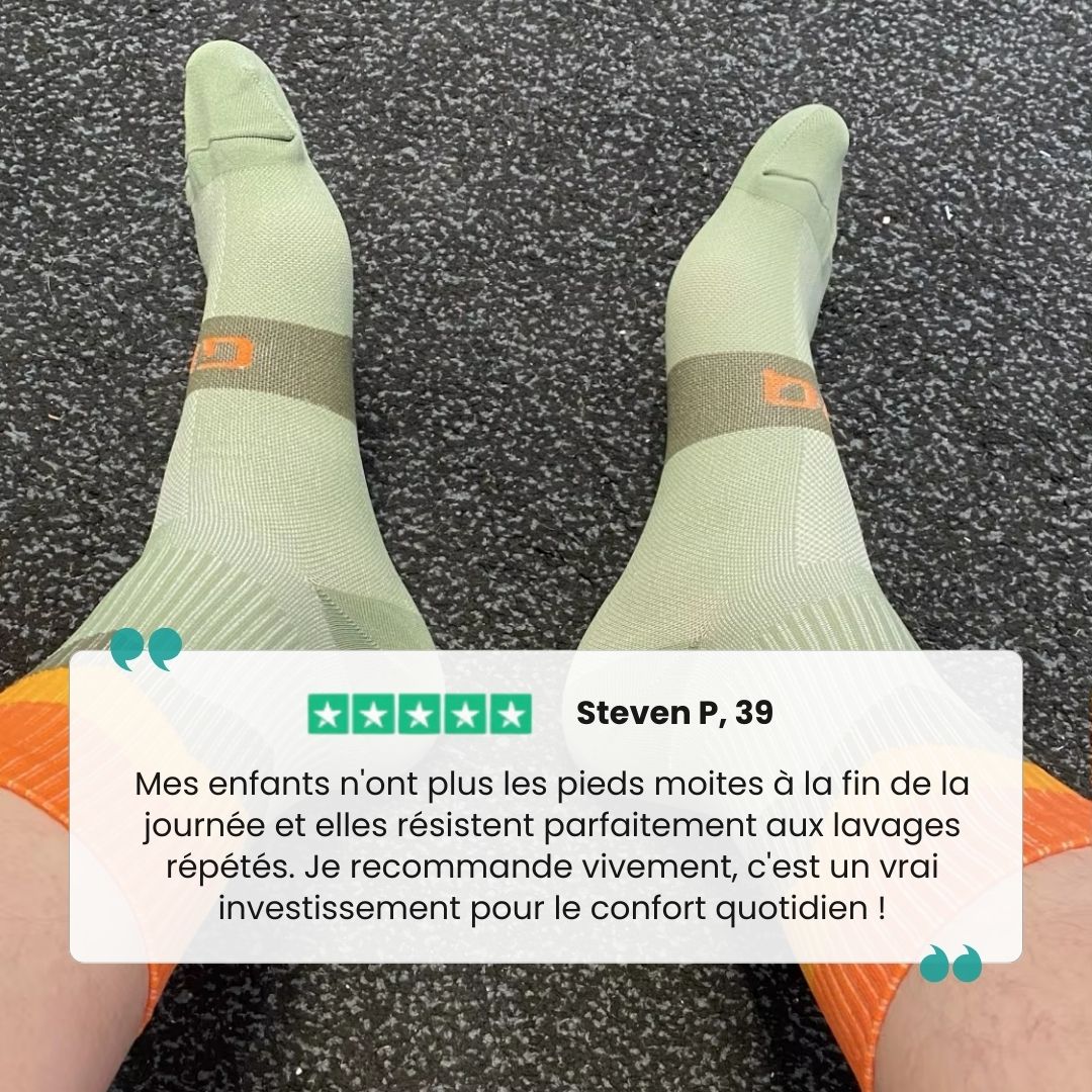 Mid-calf cycling socks in breathable knit, in green, orange, black, pink and blue