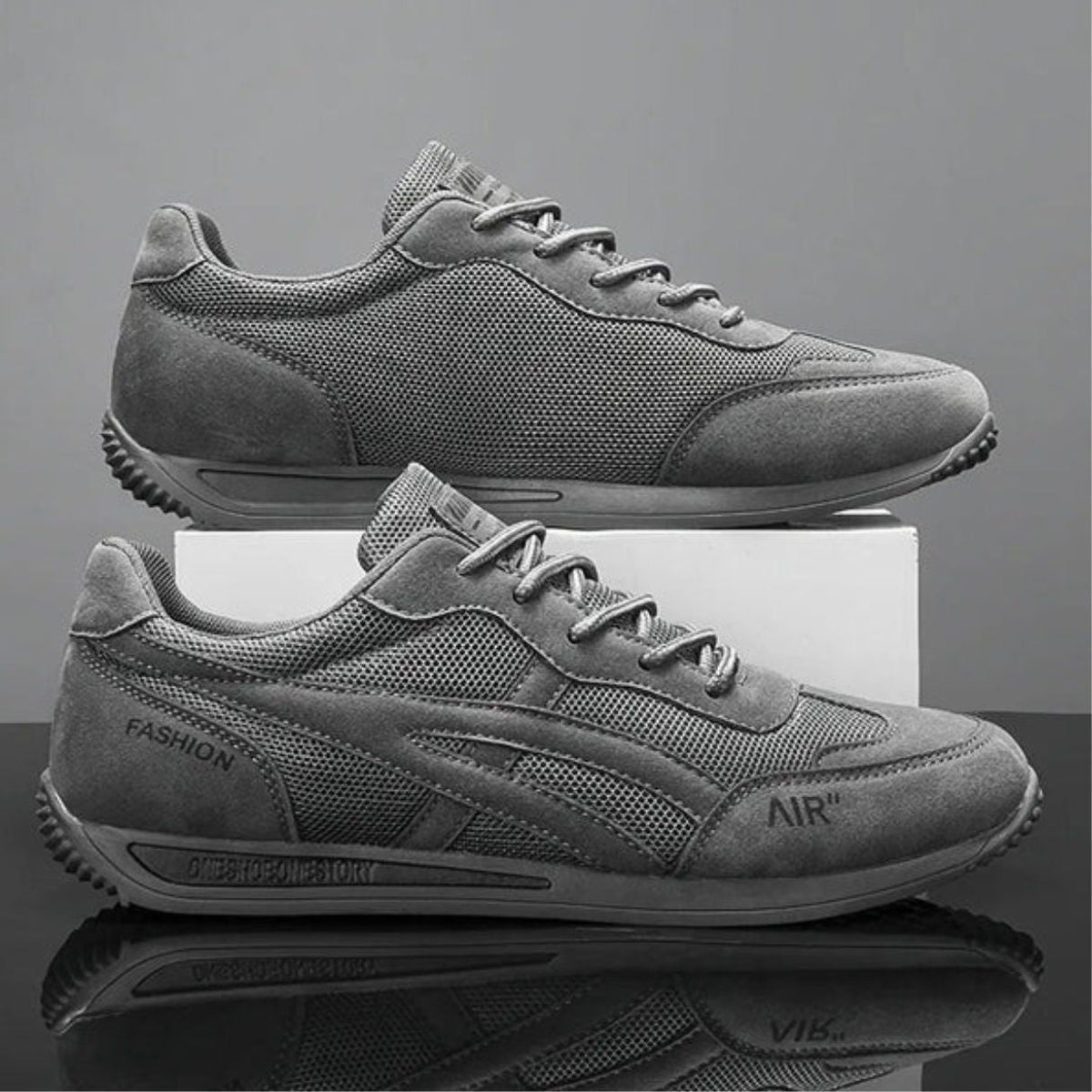 Men's orthopedic sneakers with a cushioned midsole, in beige, dark gray and green
