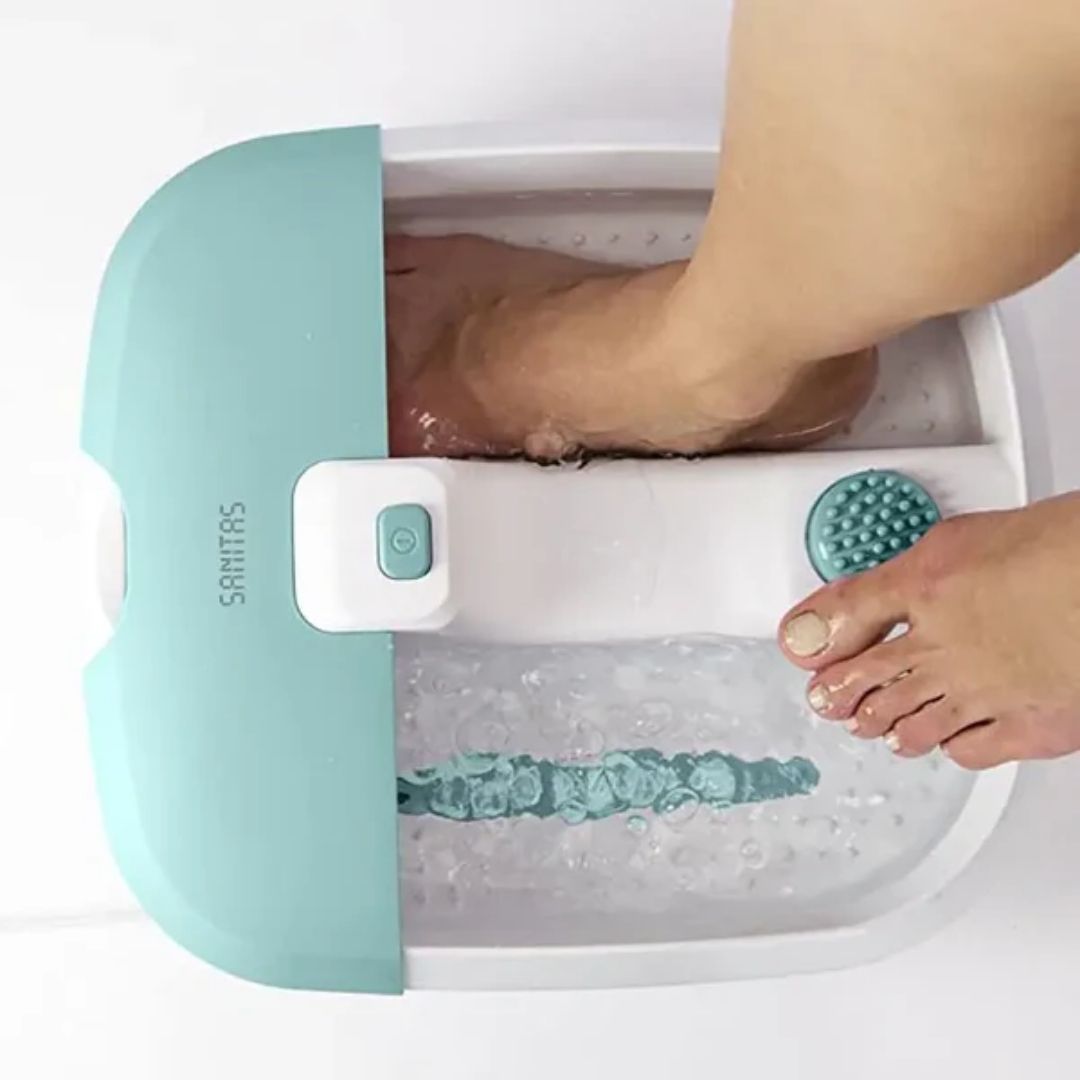 Foot spa bath tub with massaging bubble jets for soaking both feet