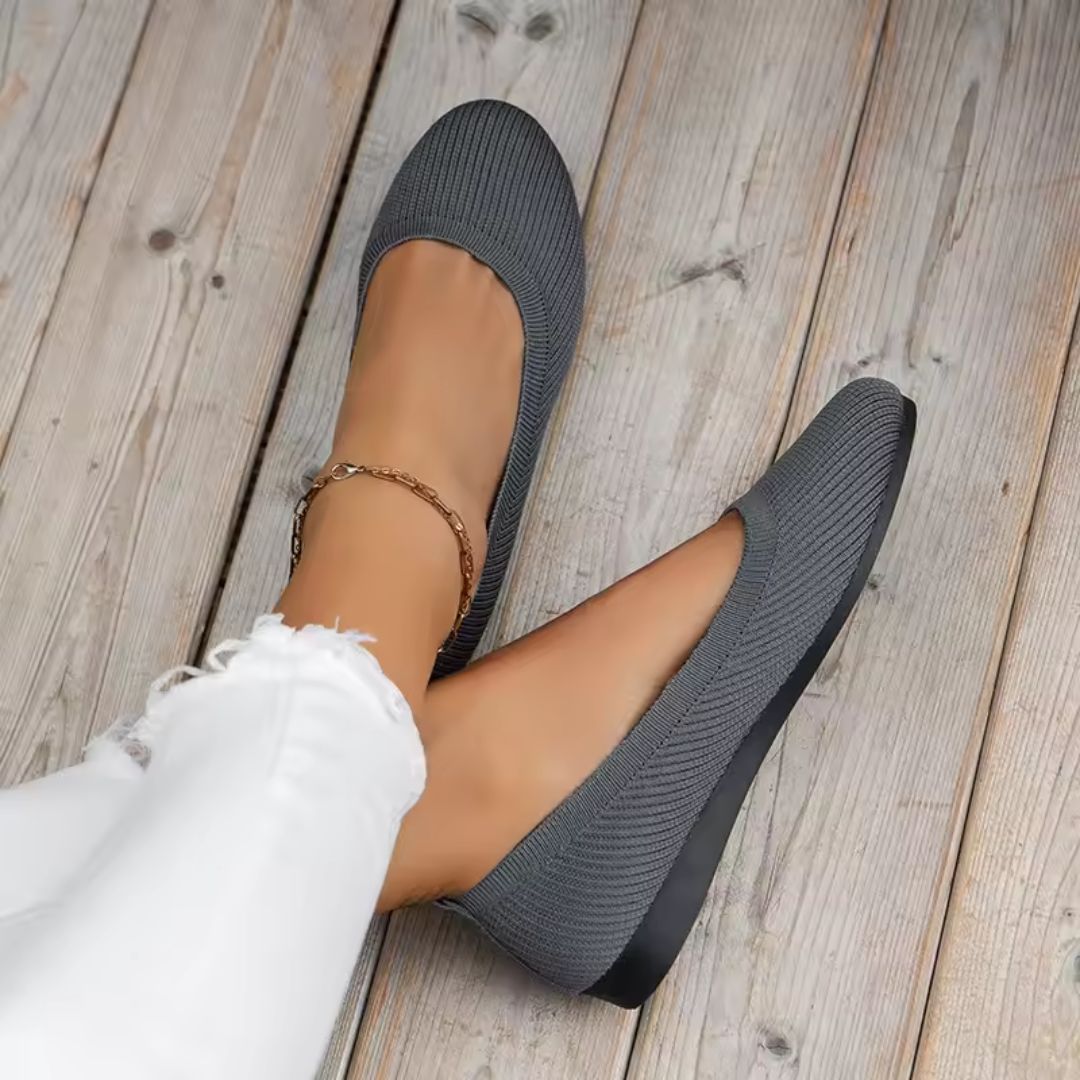 Orthopedic ballet flats with a soft rounded toe, in beige, black, gray, mustard yellow and brown