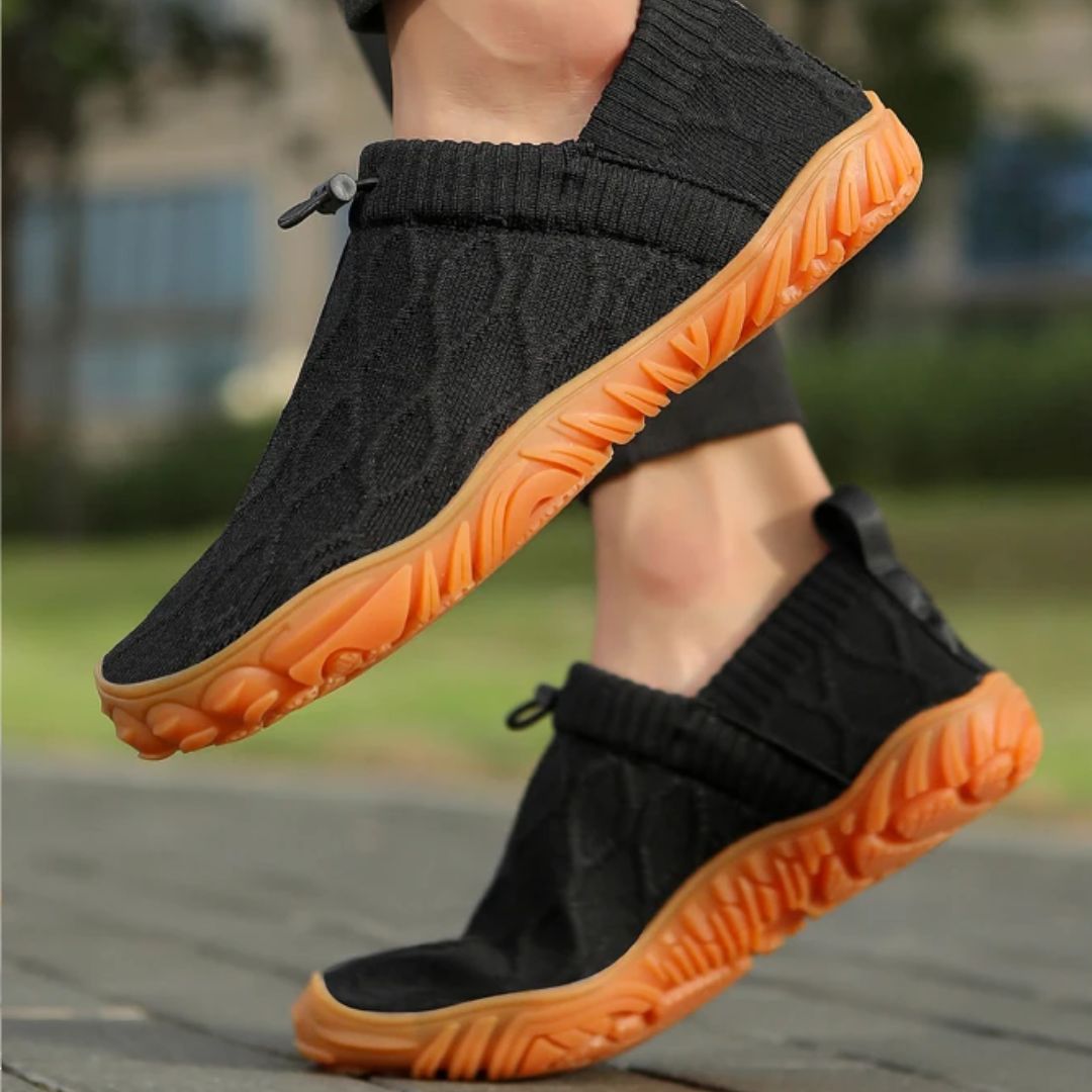Non-slip minimalist sneakers with a lightweight sole and a grippy tread