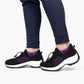 Orthopedic sneakers with a wide toe box that frees the bunion, in purple, blue, red and gray