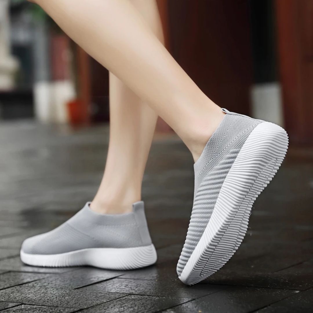 Breathable mesh summer sneakers with cushioned orthopedic soles, in gray, pink and purple