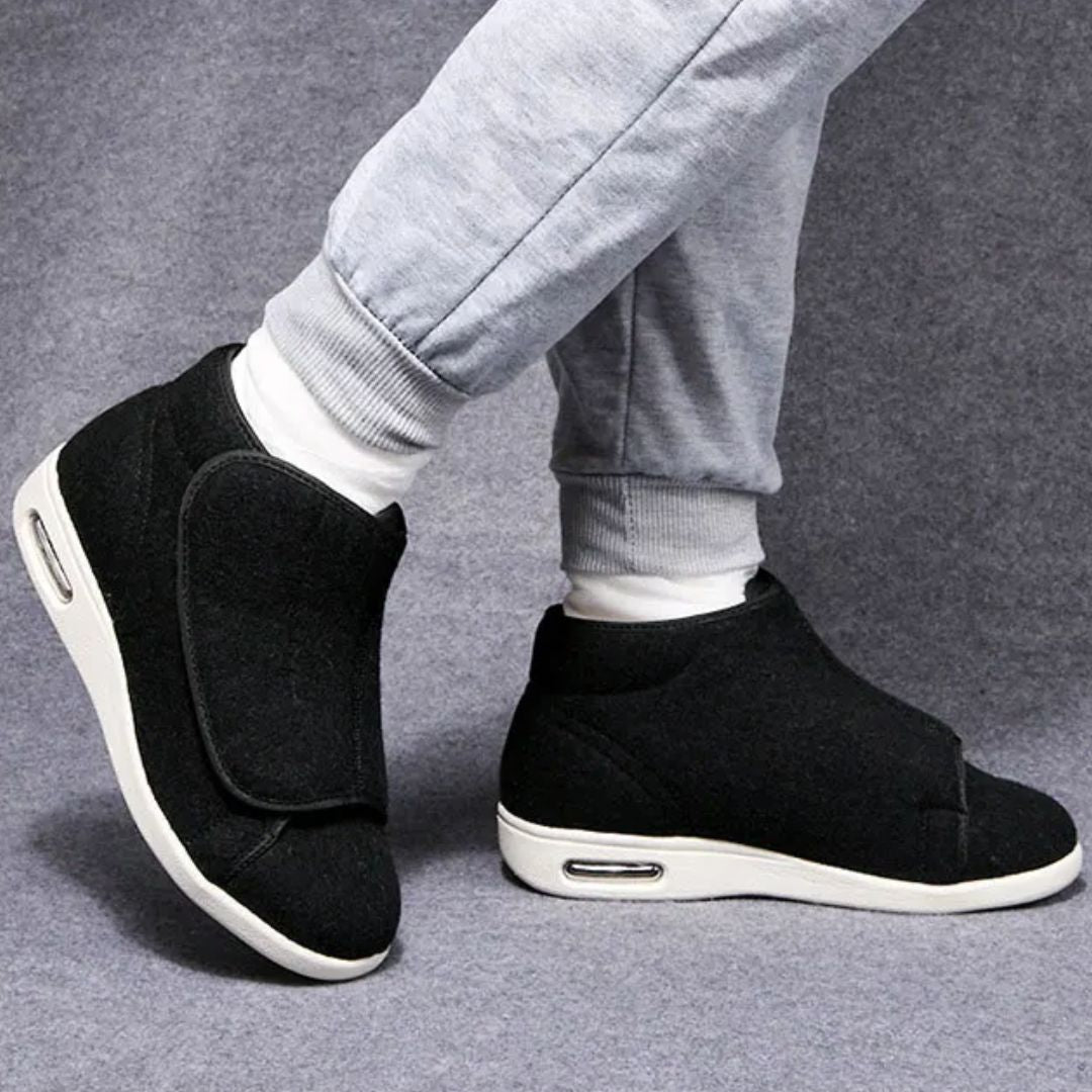 Lined orthopedic winter boots for diabetic feet, in black and gray, with a roomy toe box