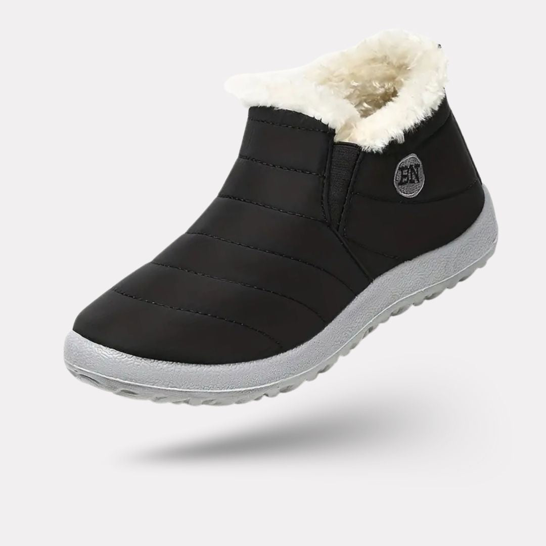 Fleece-lined waterproof winter boots for women in green, red, black and blue with non-slip soles