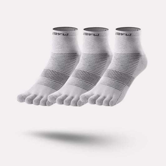 Breathable five-toe sport socks with a separate pocket per toe, in gray, black, blue and red