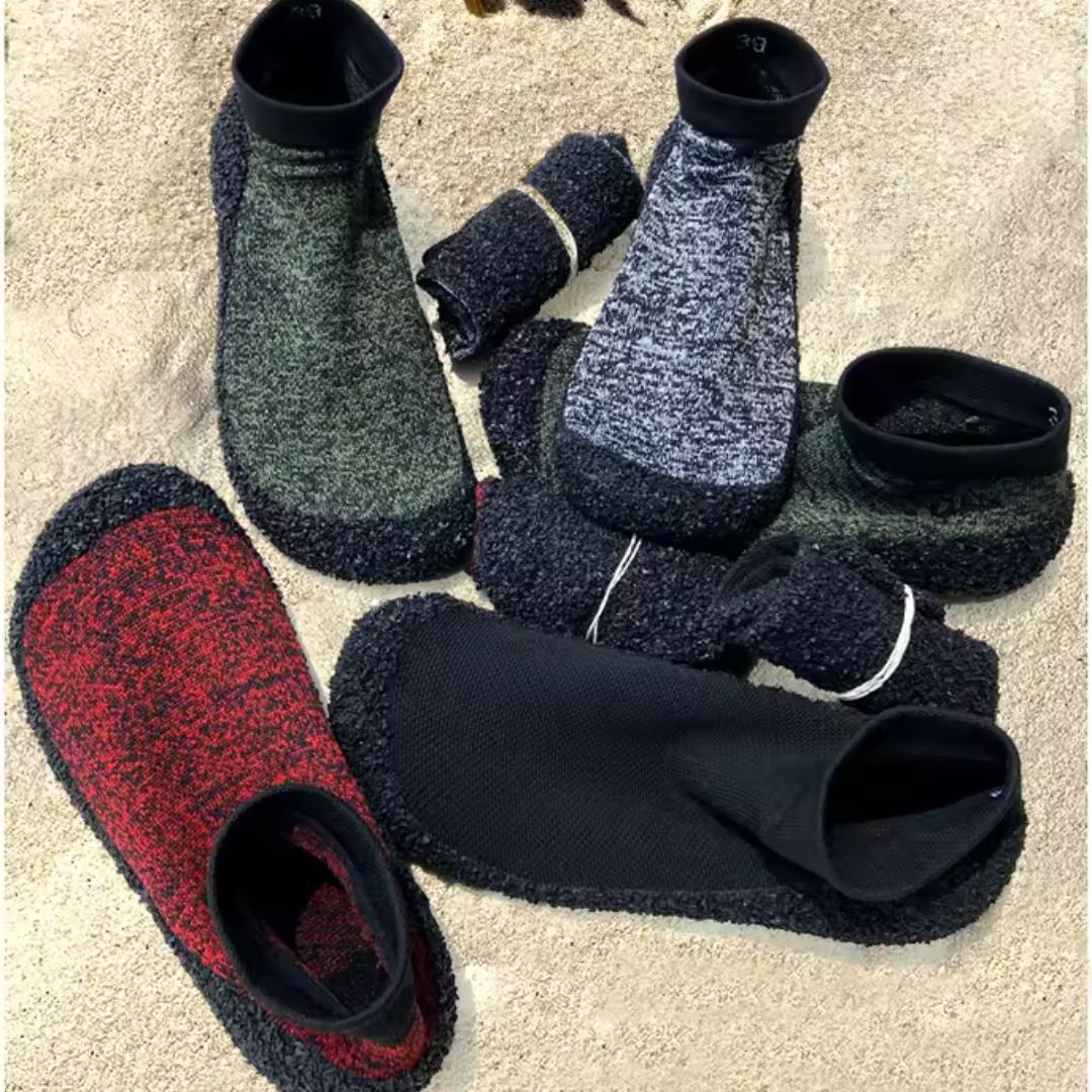Minimalist barefoot shoes with a thin flexible sole, in red, black, green and gray