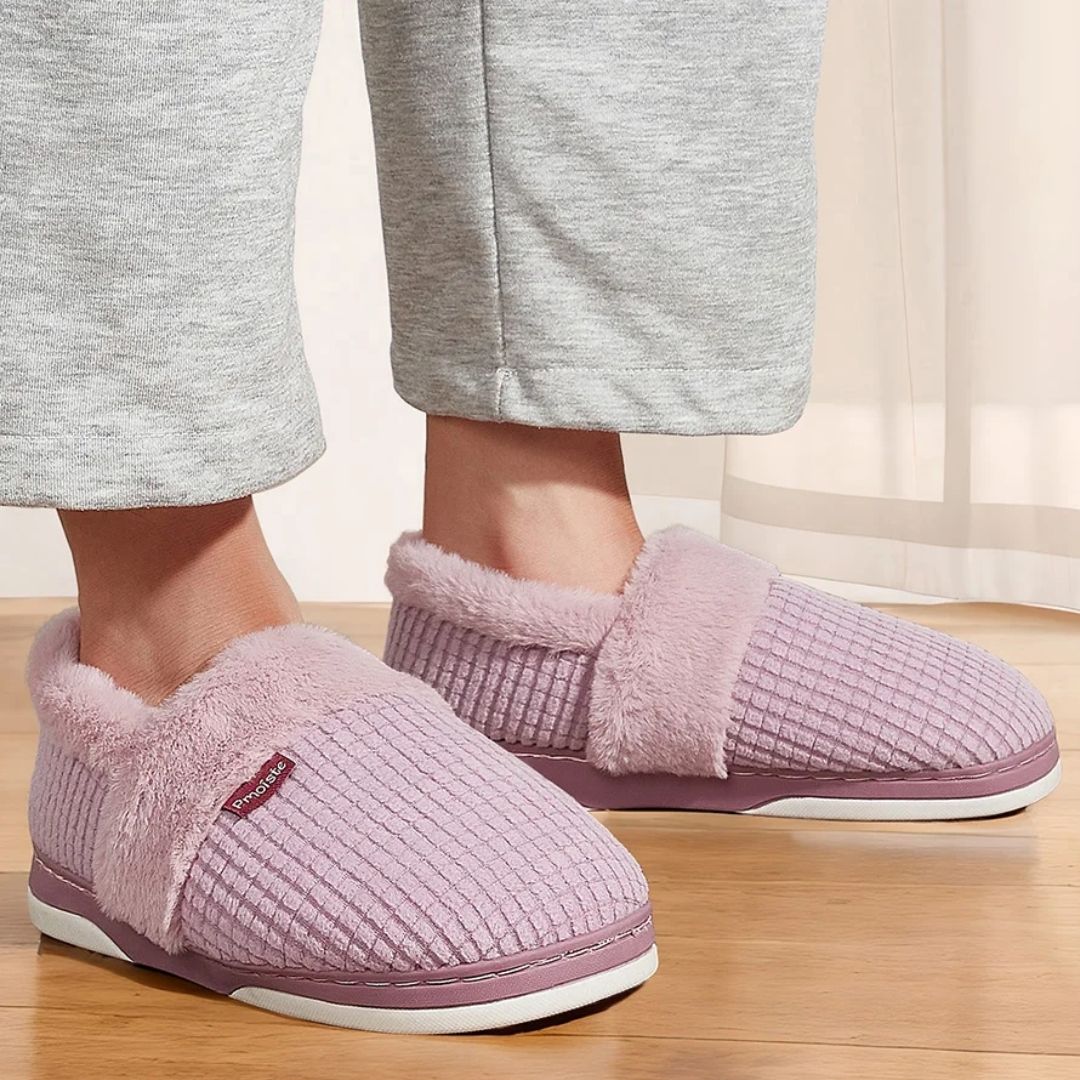 Lined house slippers with an anatomical footbed, in pink, caramel, gray and purple