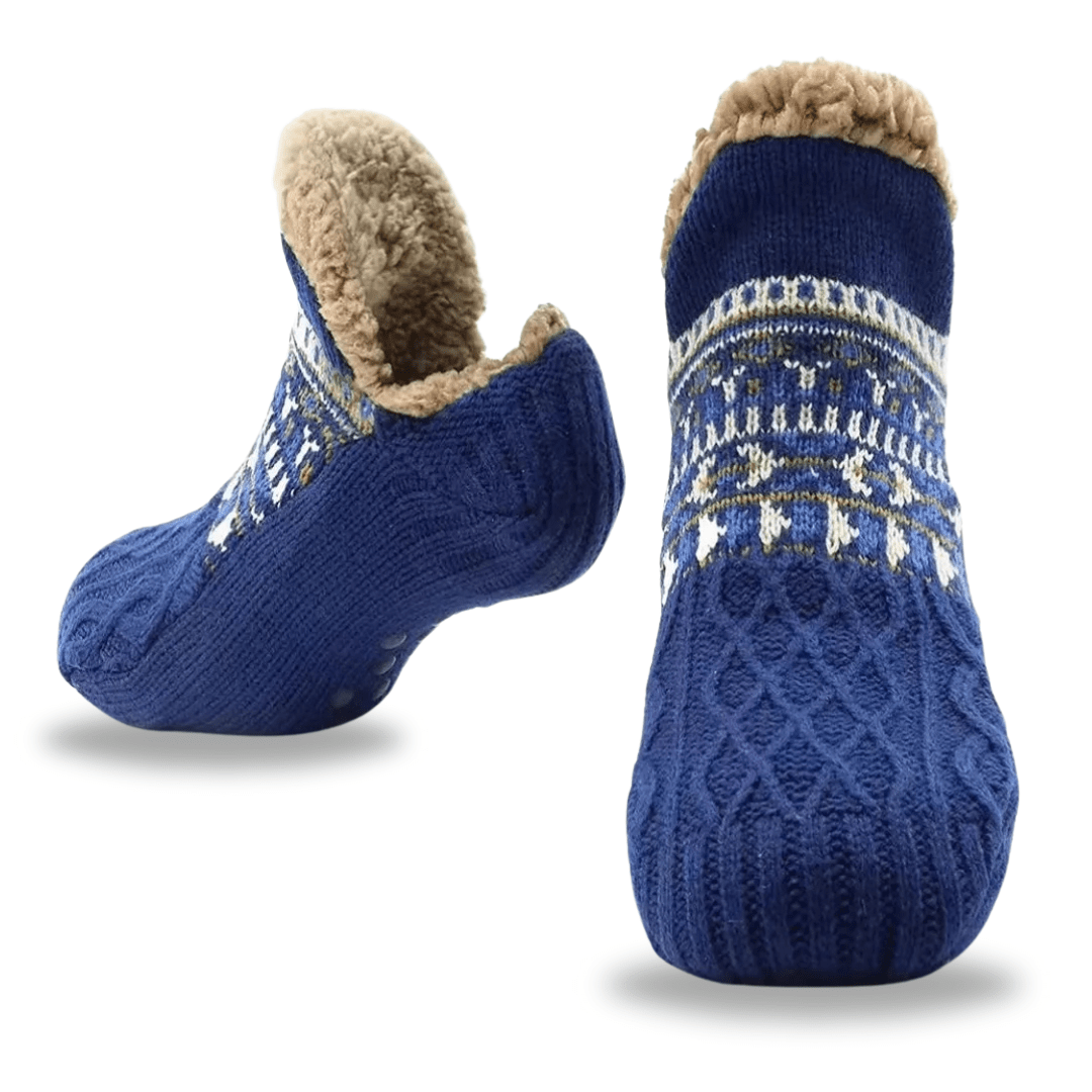Wine red cozy slippers with a soft lining and a non-slip sole