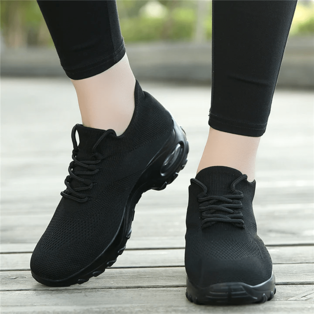 Orthopedic comfort shoes with a cushioned sole, in black, gray, white and pink