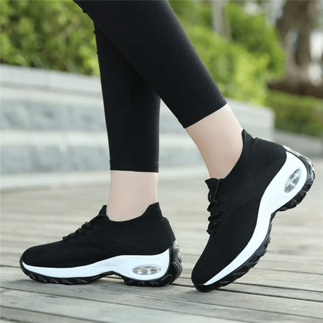 Orthopedic comfort shoes with a cushioned sole, in black, gray, white and pink