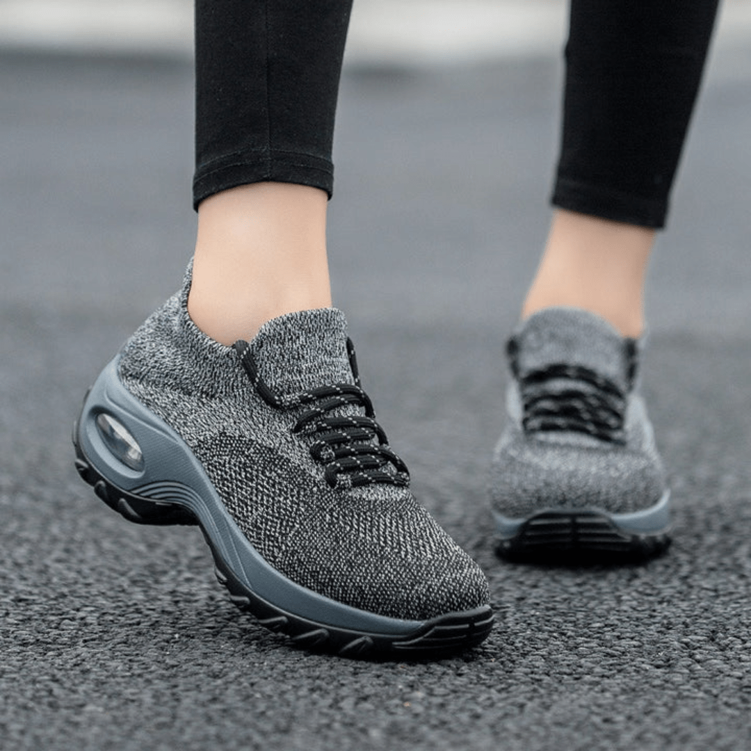 Orthopedic comfort shoes with a cushioned sole, in black, gray, white and pink