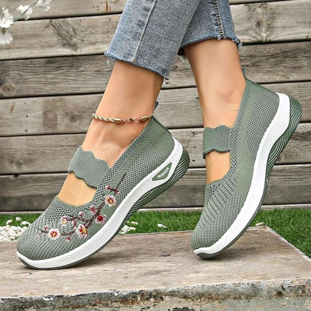 Slip-on orthopedic comfort shoes for women with a cushioned sole, in purple, black, green and gray