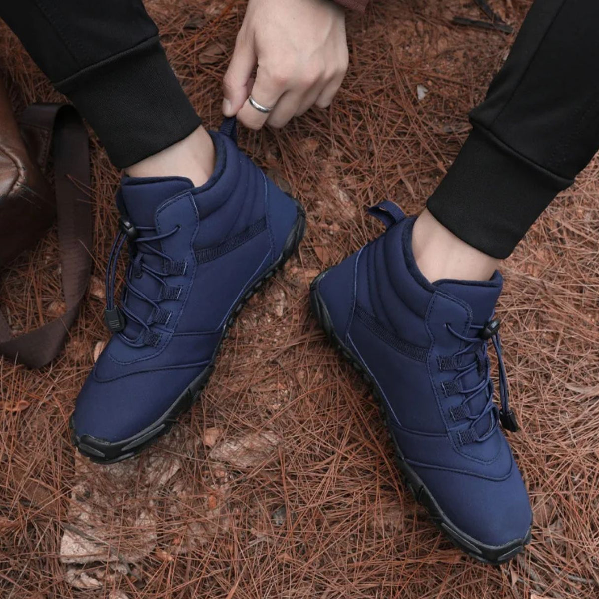 Insulated barefoot shoes in black, brown and navy with a thin flexible sole