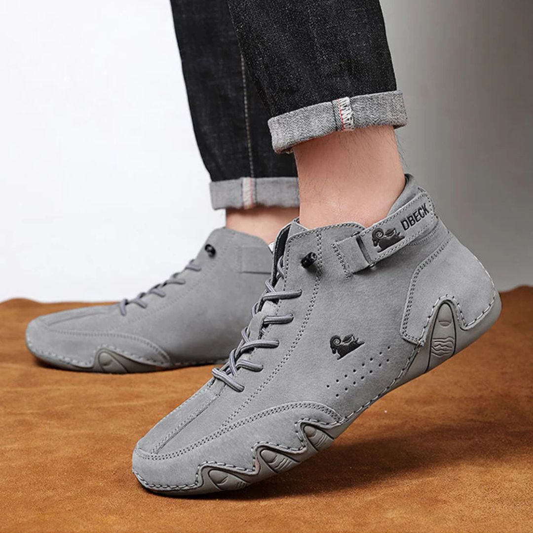 Leather high-top orthopedic shoes covering the ankle, in brown, white, gray, black and khaki
