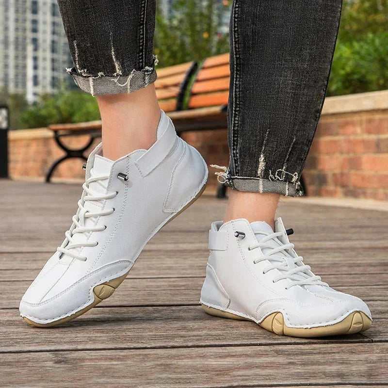 Leather high-top orthopedic shoes covering the ankle, in brown, white, gray, black and khaki