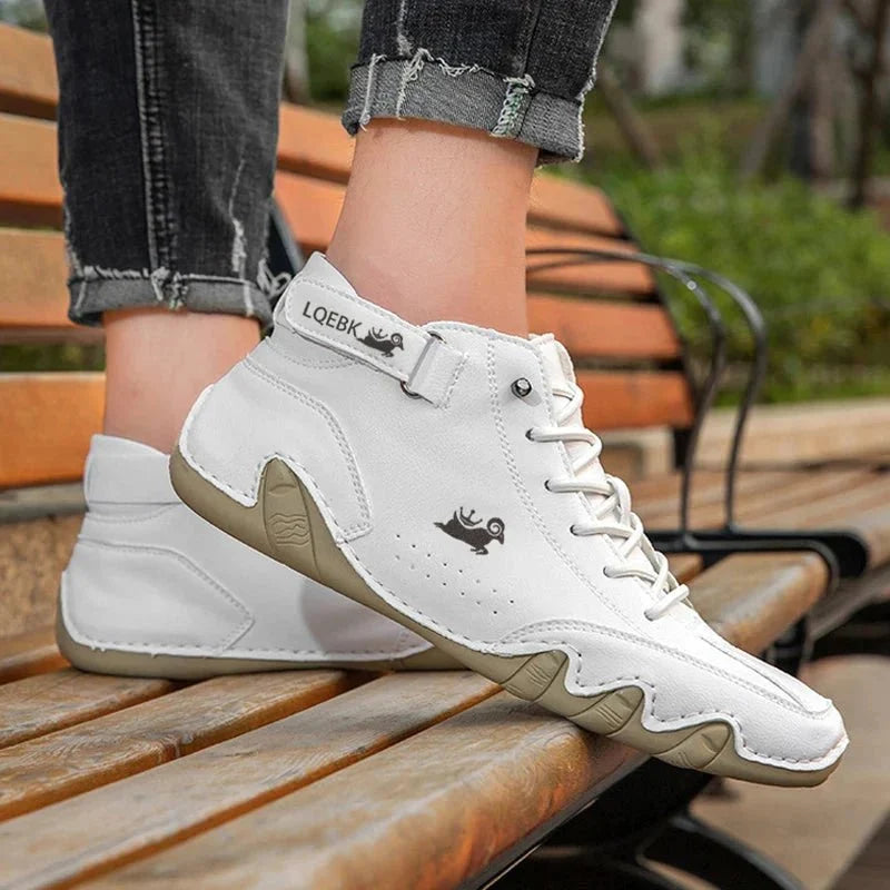 Leather high-top orthopedic shoes covering the ankle, in brown, white, gray, black and khaki