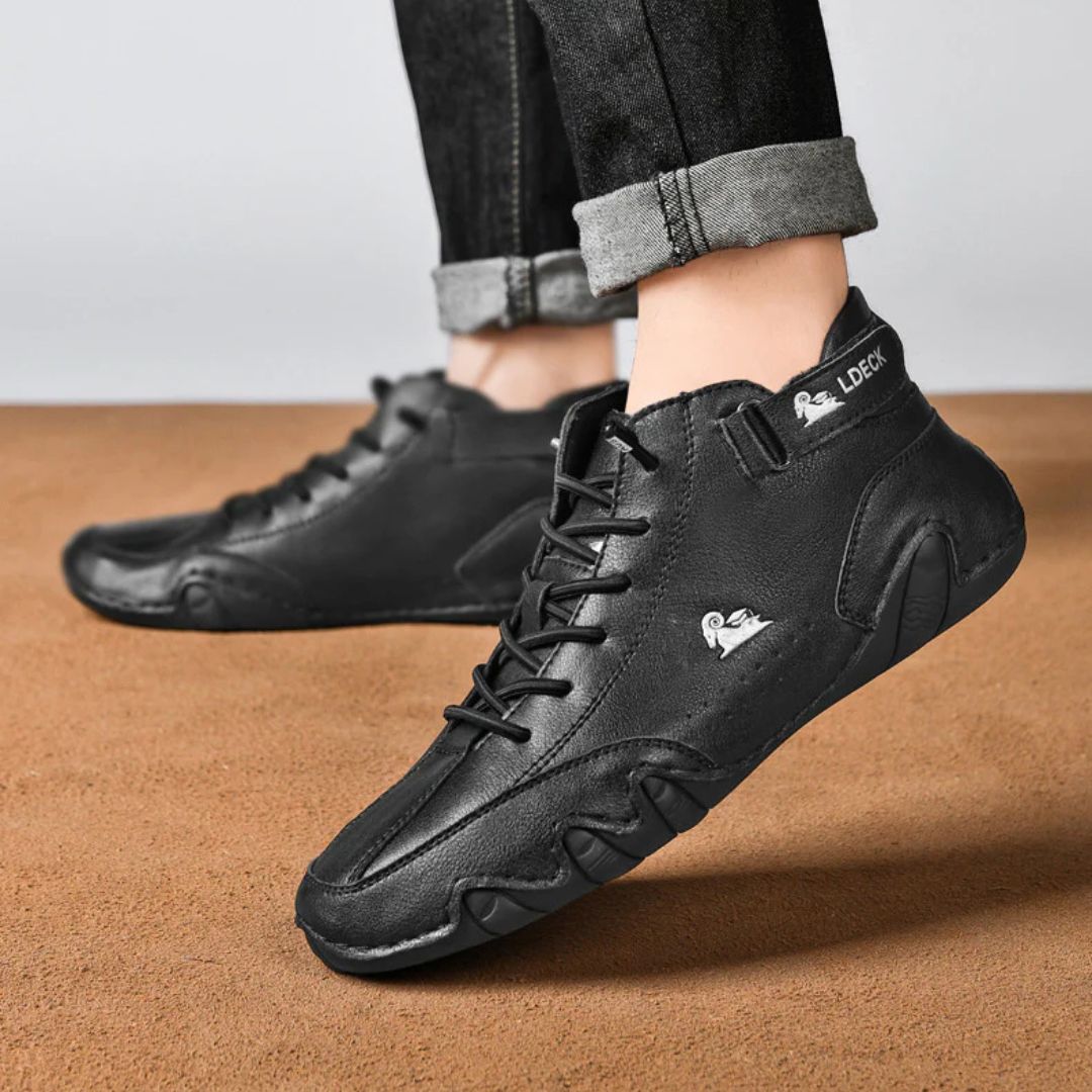 Leather high-top orthopedic shoes covering the ankle, in brown, white, gray, black and khaki