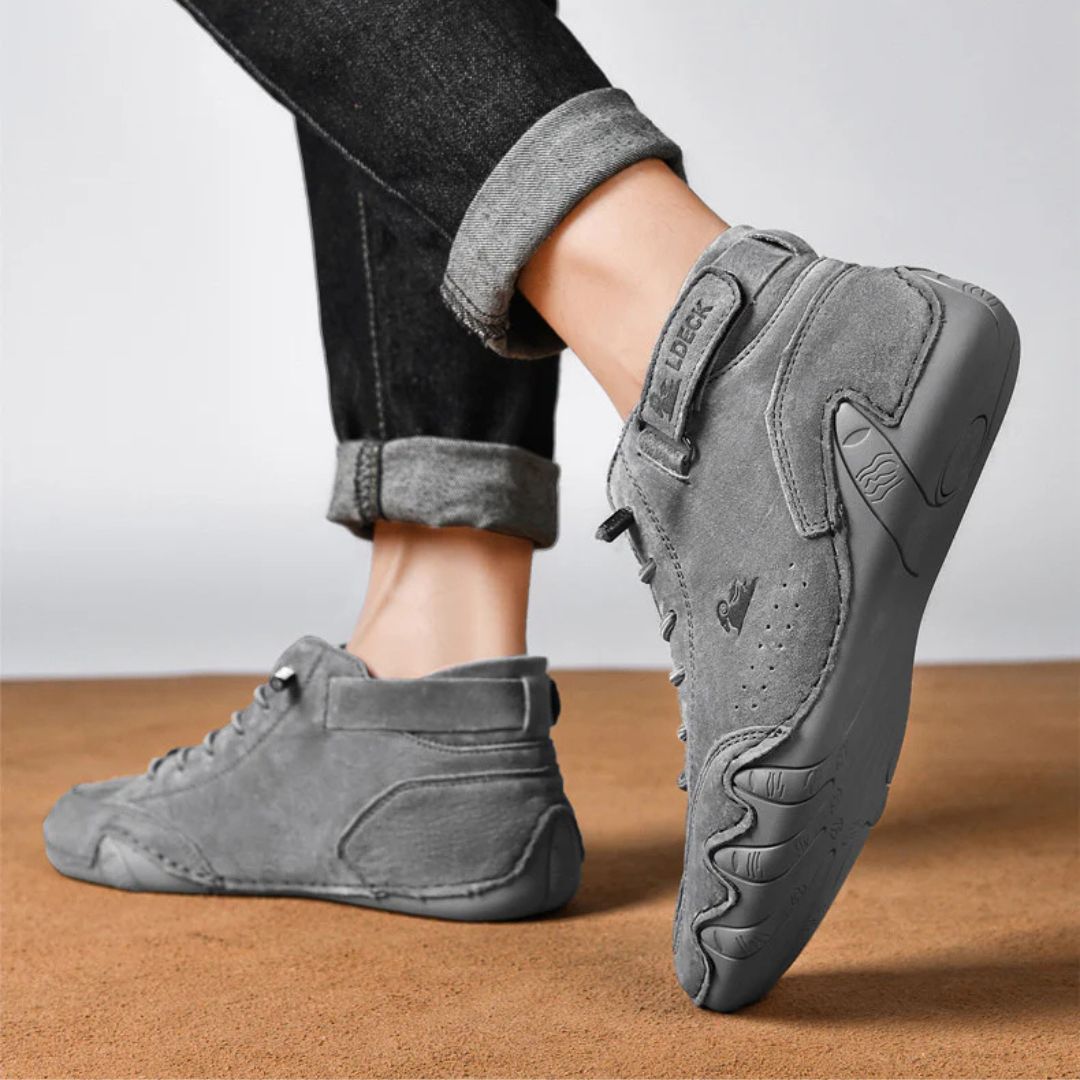 Leather high-top orthopedic shoes covering the ankle, in brown, white, gray, black and khaki