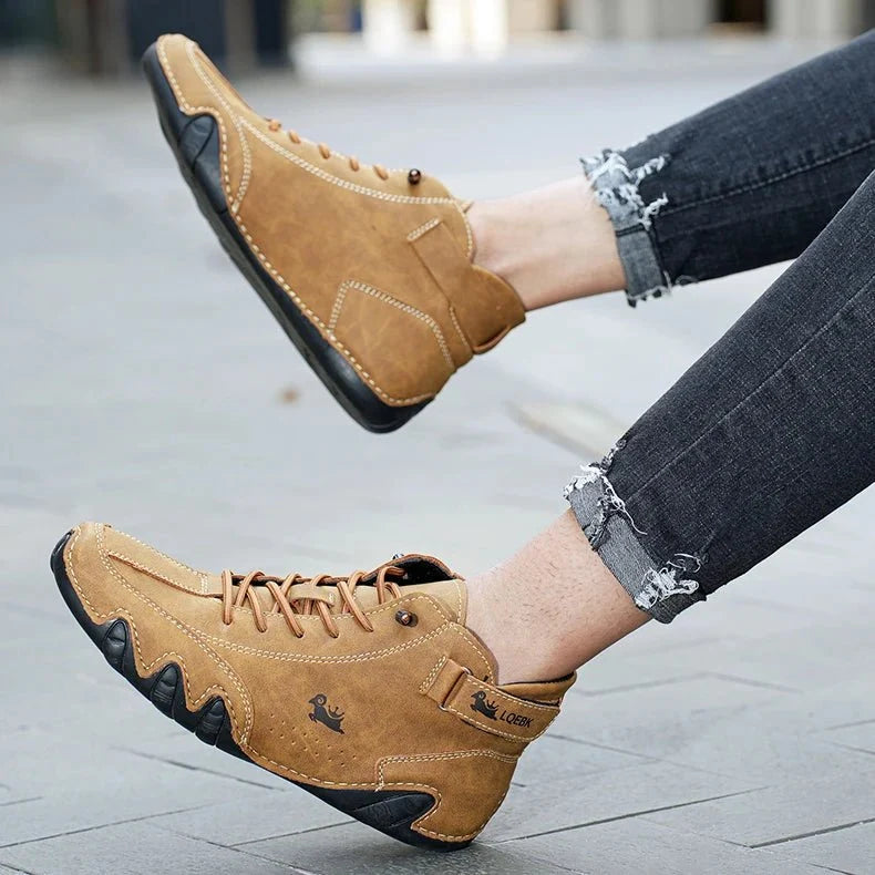 Leather high-top orthopedic shoes covering the ankle, in brown, white, gray, black and khaki