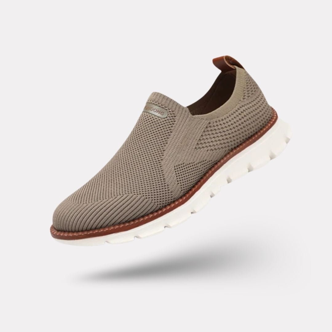 Men's relaxed-fit orthopedic shoes in caramel, black and white with a wide toe box