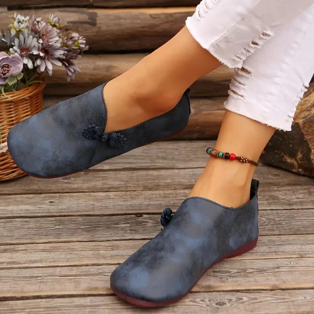Caramel leather shoes with a wide toe box and a cushioned orthopedic insole