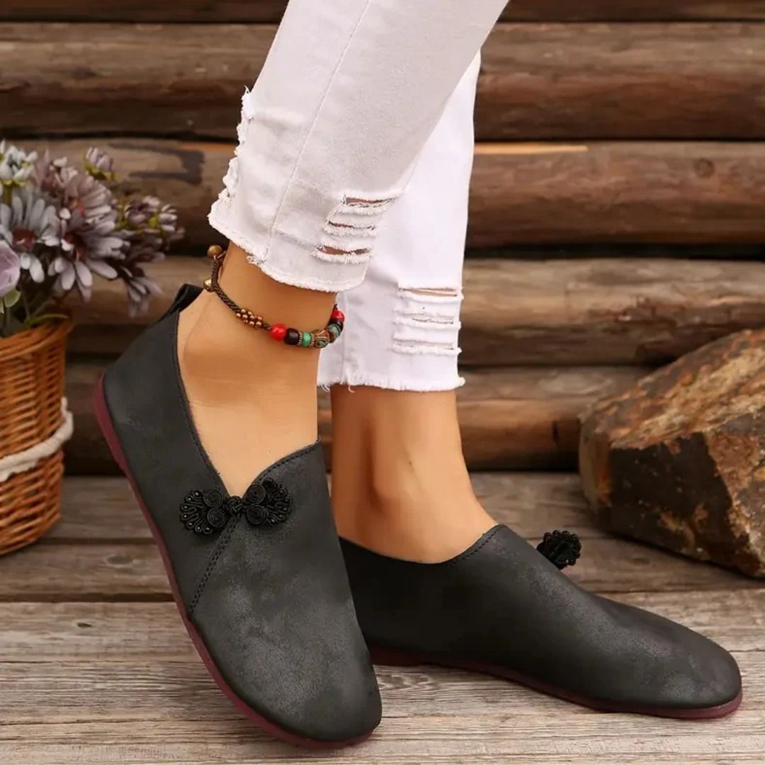 Caramel leather shoes with a wide toe box and a cushioned orthopedic insole