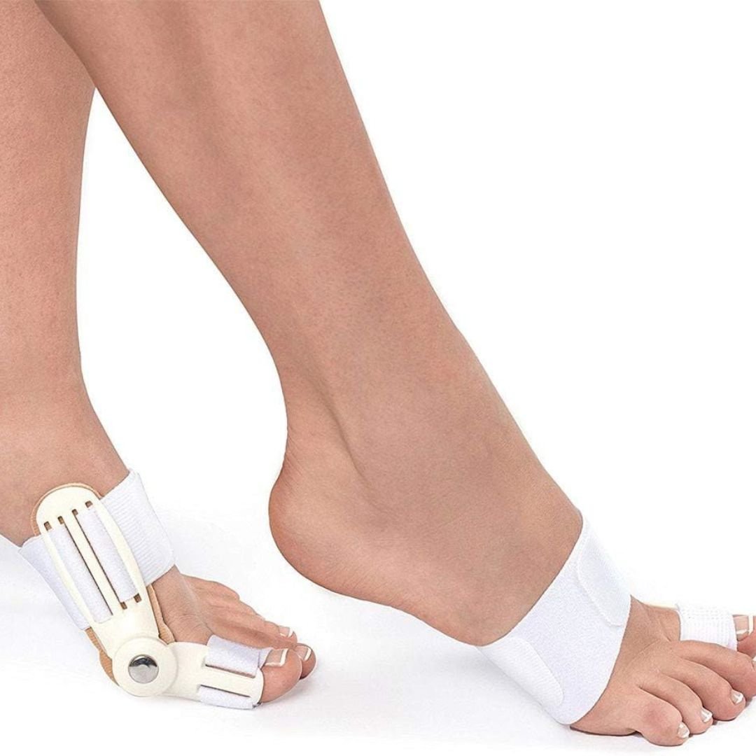 Rigid adjustable splint strapped around the foot to realign the big toe overnight