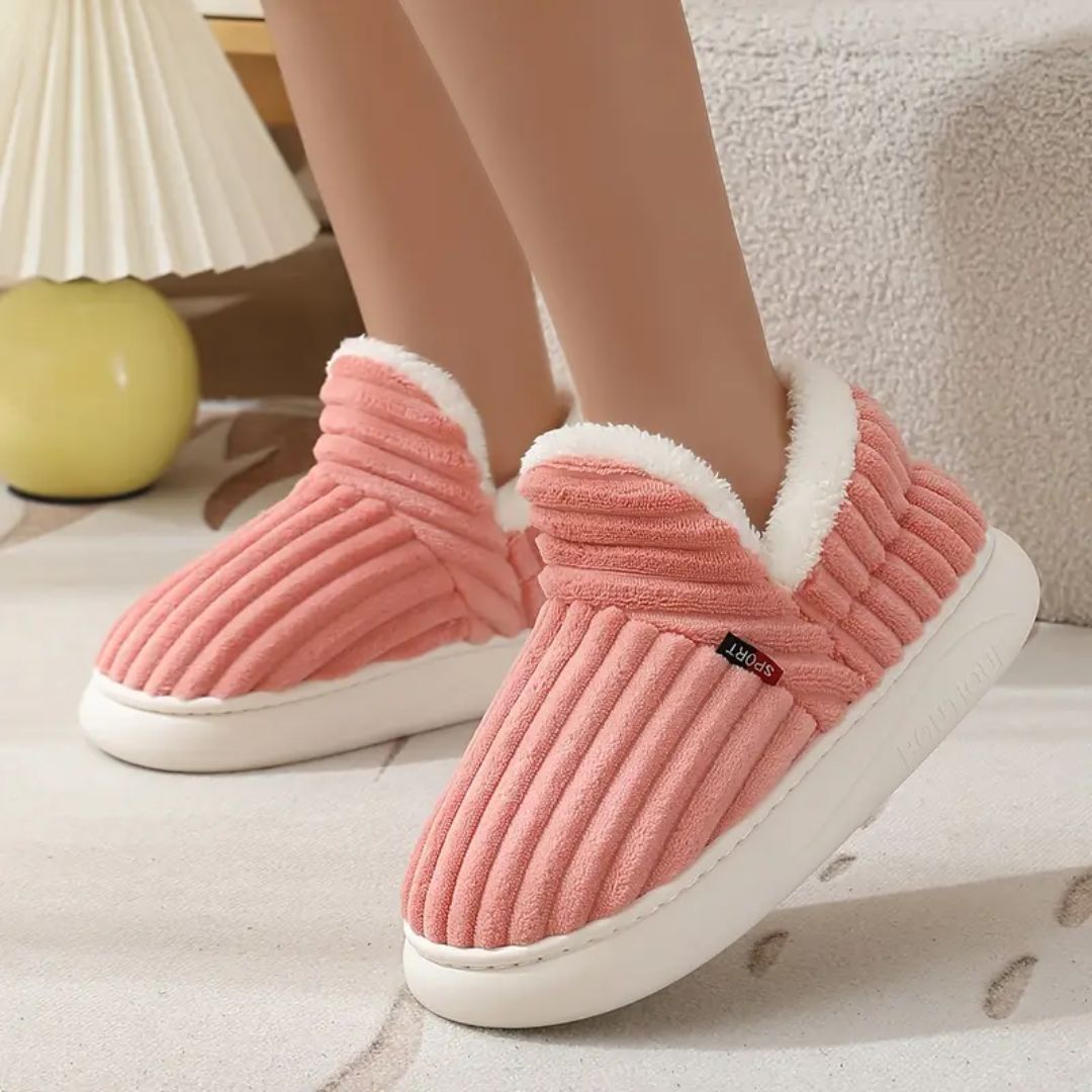 Ultra-soft winter slippers with a plush lining and a contoured supportive footbed