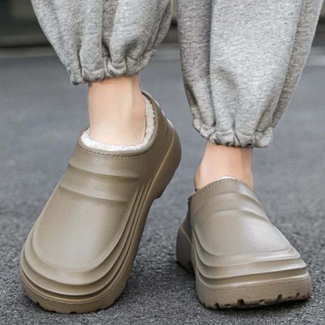 Fleece-lined orthopedic slippers with a non-slip outsole, in black, beige and khaki