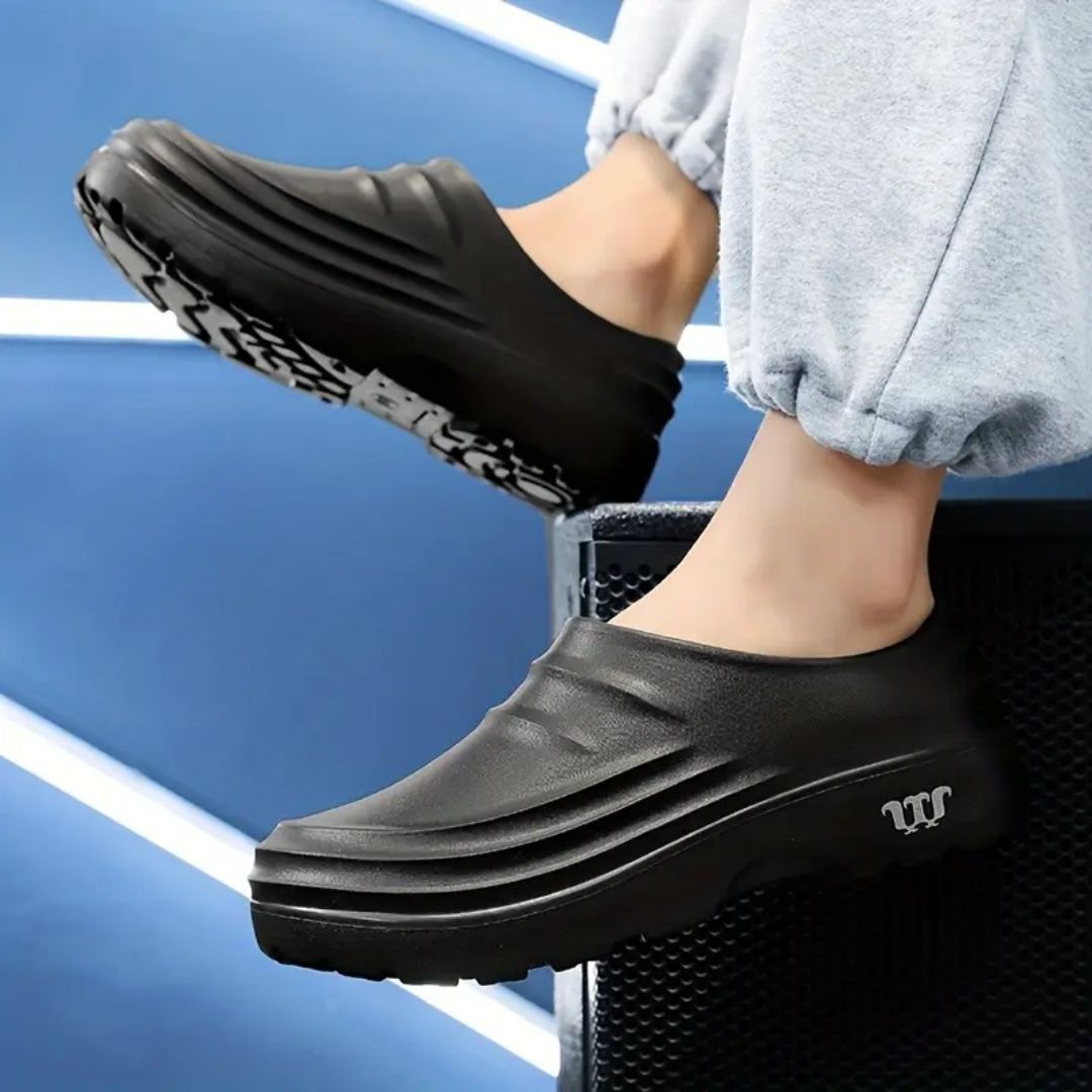 Fleece-lined orthopedic slippers with a non-slip outsole, in black, beige and khaki